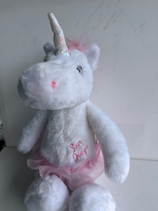 the pettingzoo Other - Plush White Unicorn Stuffed Animal with Pink Tutu